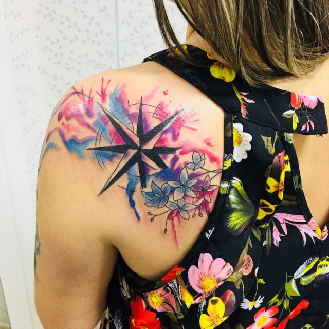 Tatuagem Rosa dos Ventos: 50 ideias lindíssimas do símbolo milenar