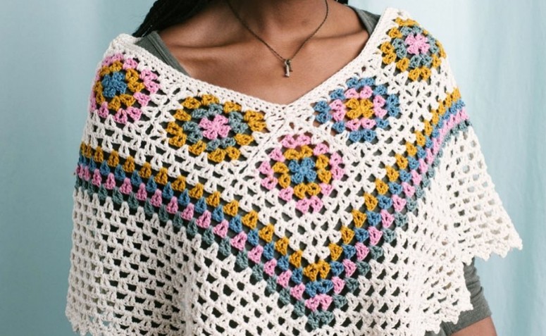 Poncho de crochê: 80 modelos lindos e tutoriais para crochetar o seu já