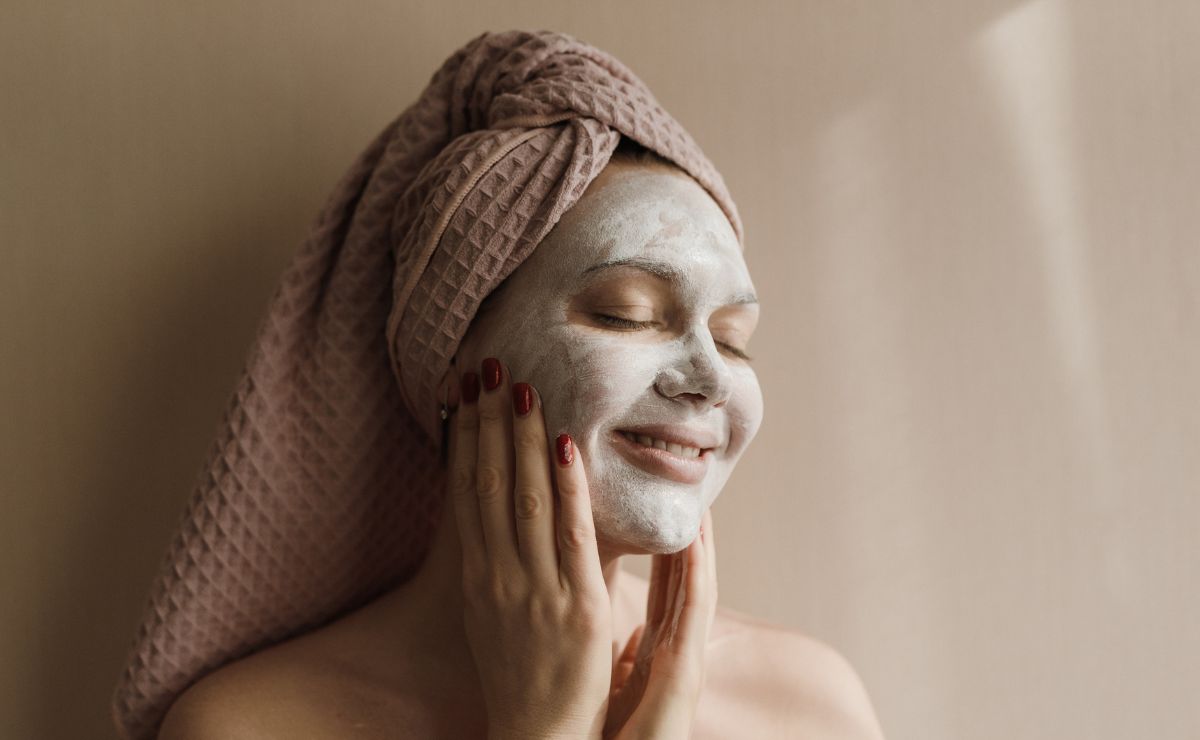 Máscara facial: produtos e receitas caseiras para uma pele deslumbrante