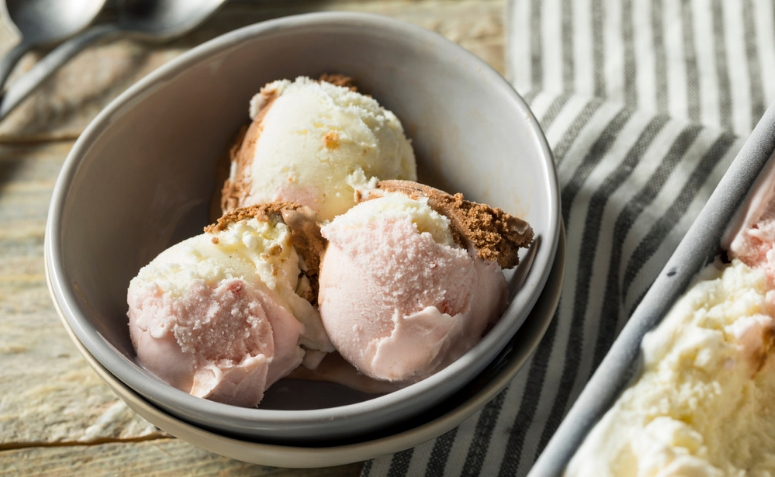 9 receitas de sorvete de gelatina para refrescar e servir todo mundo