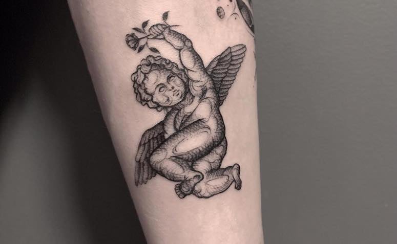 Tatuagem de anjo feminina: 80 ideias para marcar a pele com estilo
