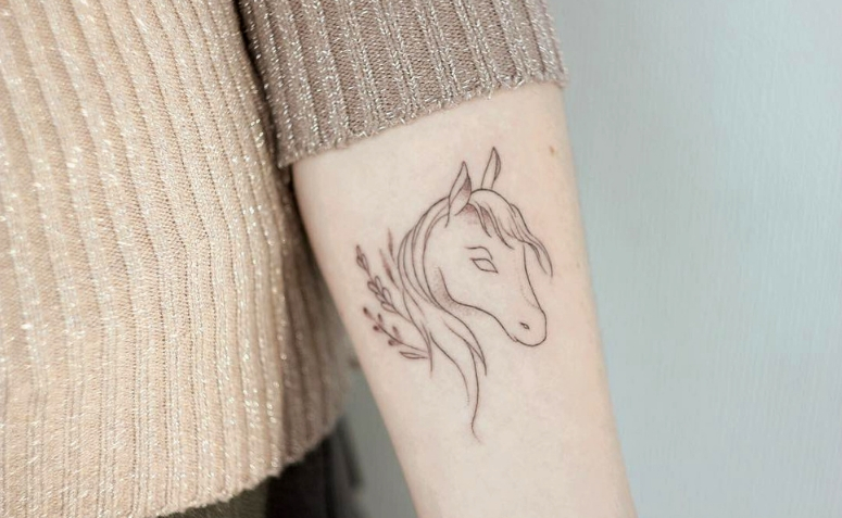 Tatuagem de cavalo: 80 modelos que representam força e resistência