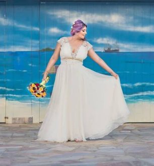 Vestido para casamento na praia: saiba como escolher o look perfeito