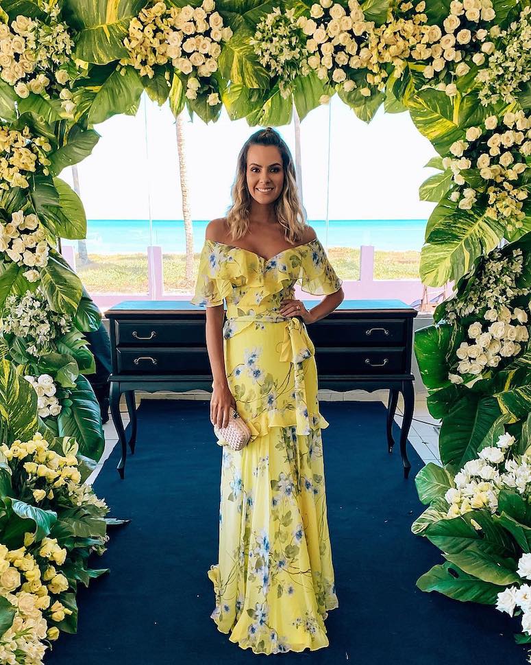 vestido floral para casamento na praia