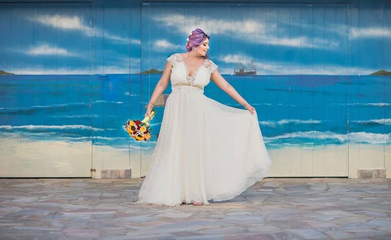 vestido de festa de casamento na praia