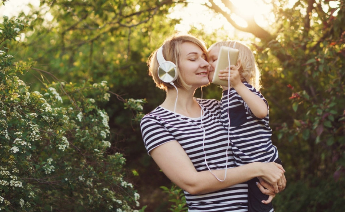 25 Musicas Para O Dia Das Maes Cheias De Amor E Carinho