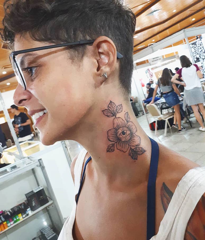 Tatuagem no pescoço 60 ideias femininas e estilosas