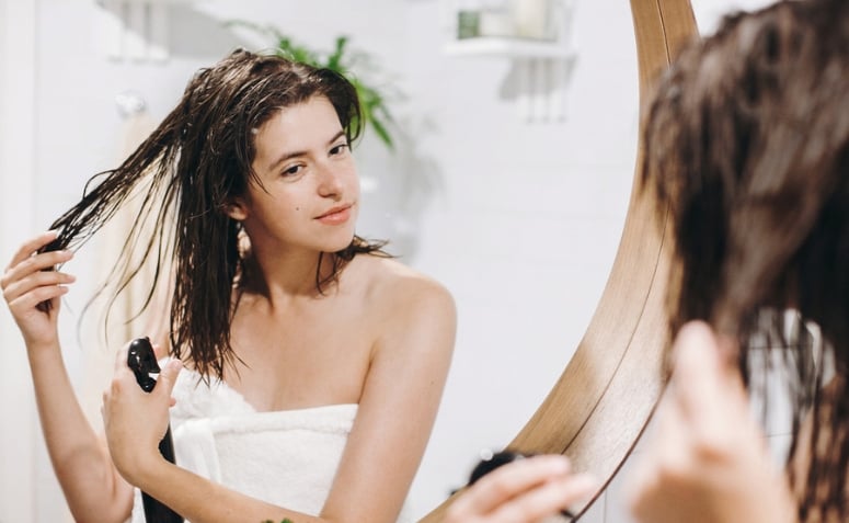 Bepantol líquido: benefícios e como utilizá-lo nos cabelos, pele e unhas