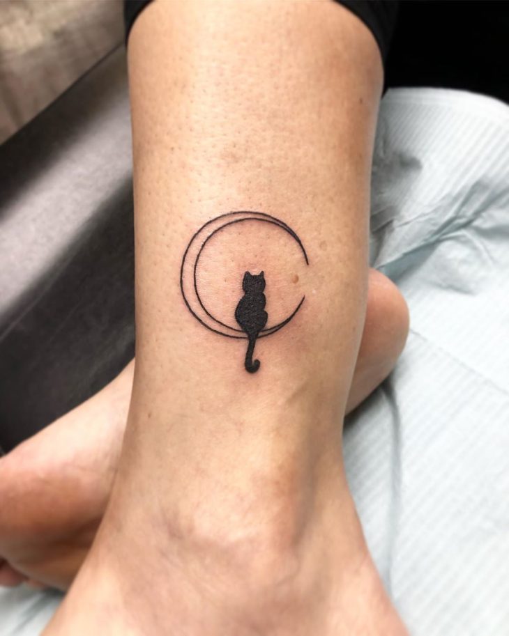 Resultado de imagem para tatuagens fofas e minimalistas