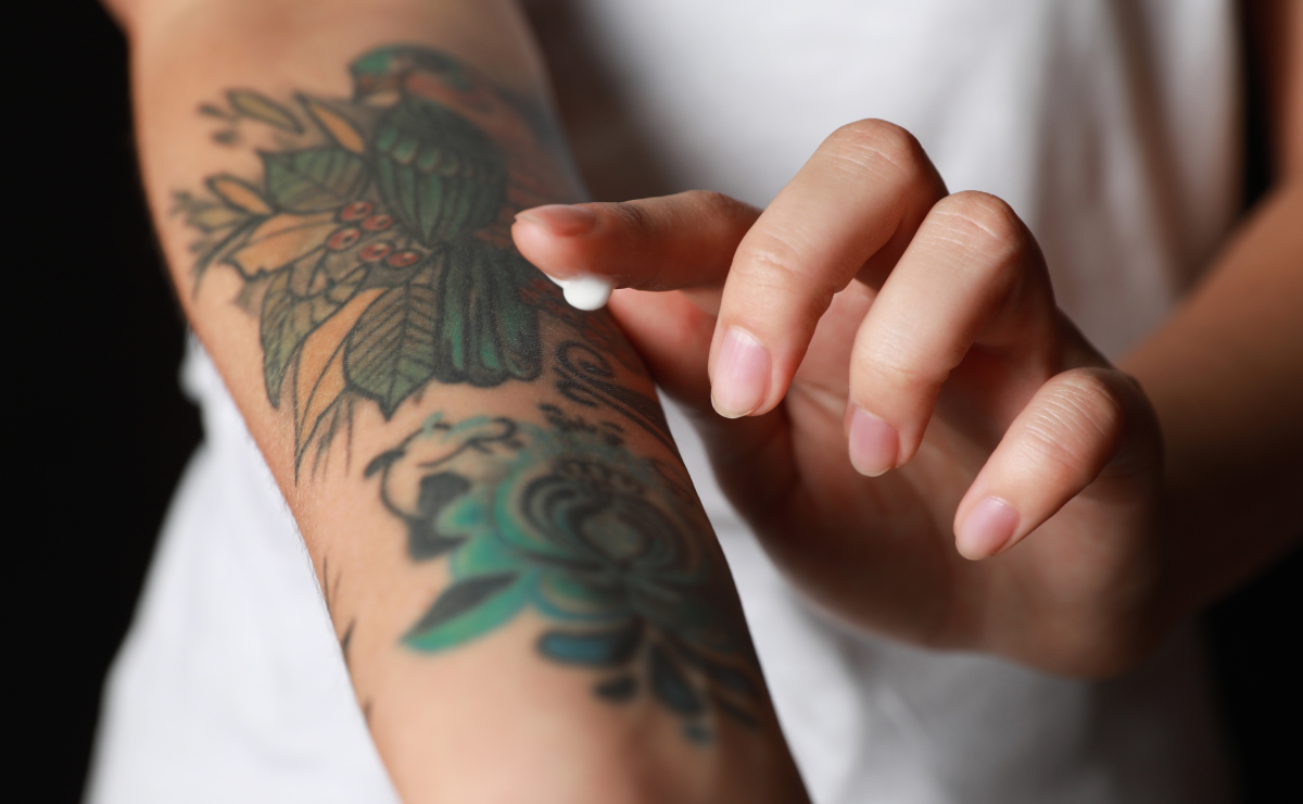 Cuidados com a tatuagem: descubra os principais para não ter problemas