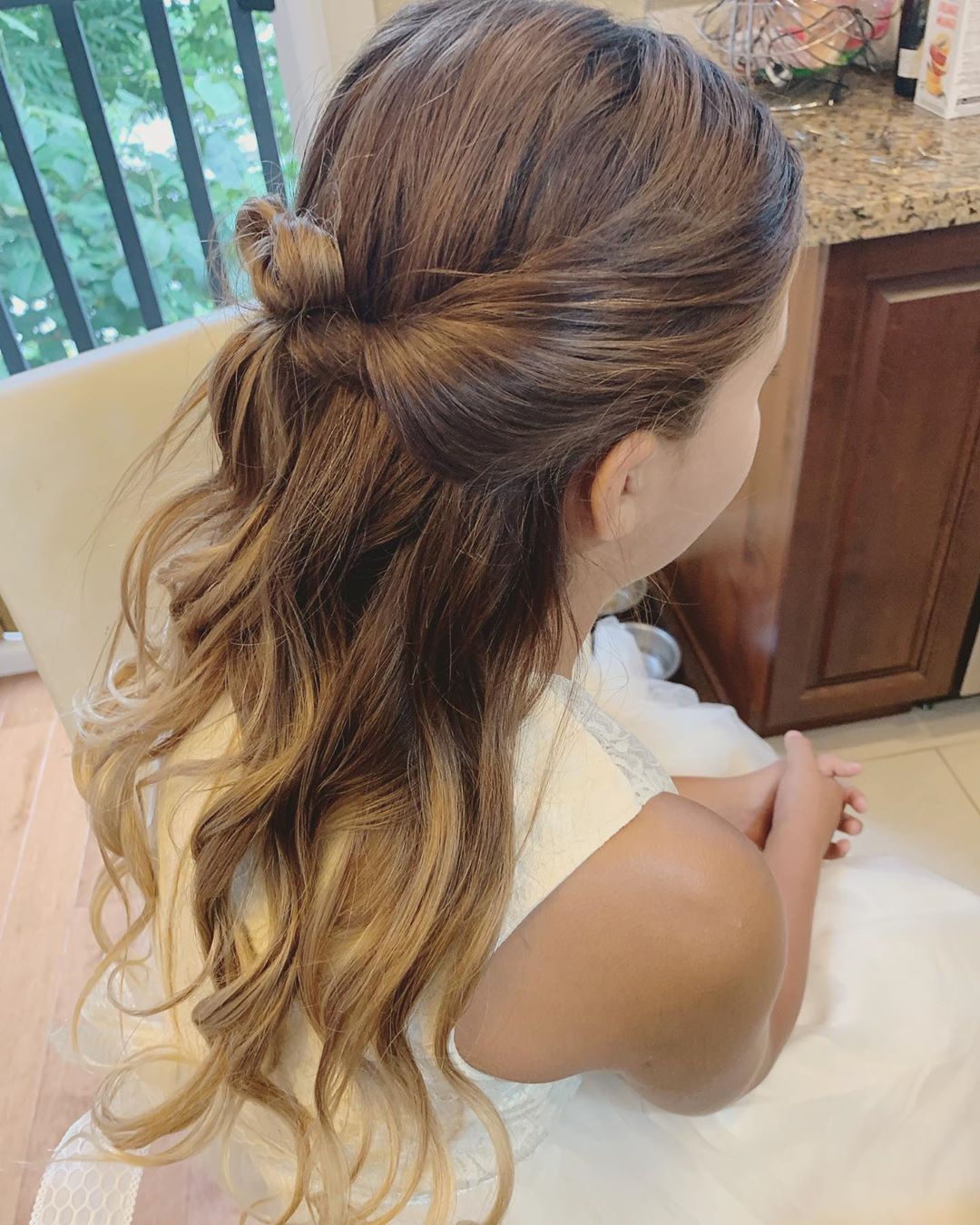 Penteado para daminha de casamento: 31 inspirações maravilhosas!