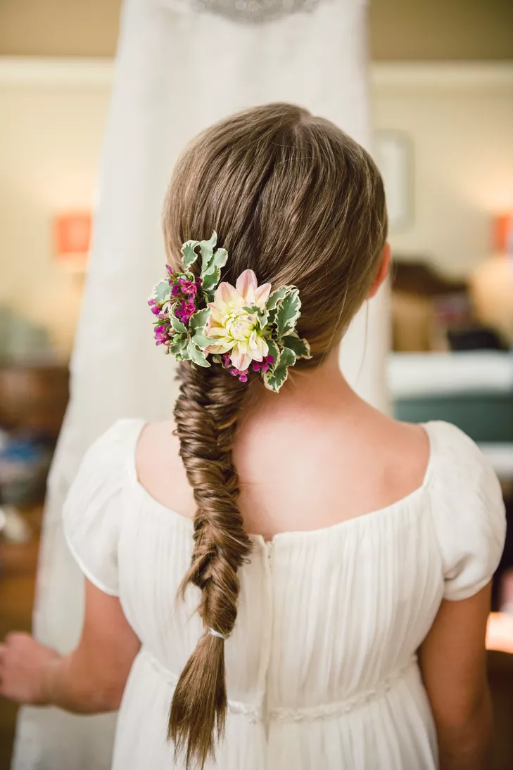 40 fotos de penteado para daminha que são de arrancar suspiros