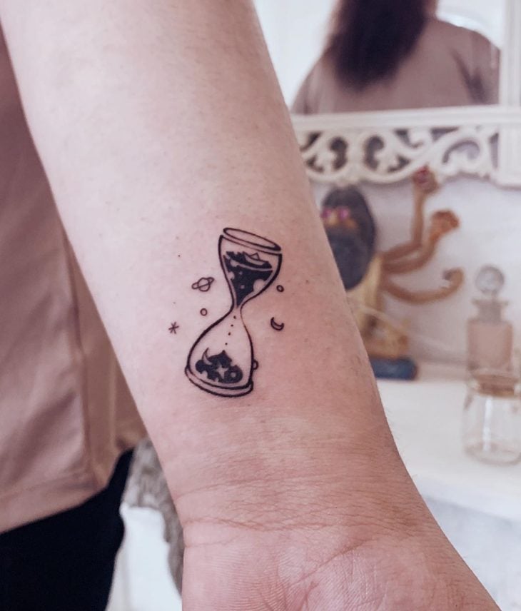 Tatuagem de relógio: significado e 50 fotos impressionantes