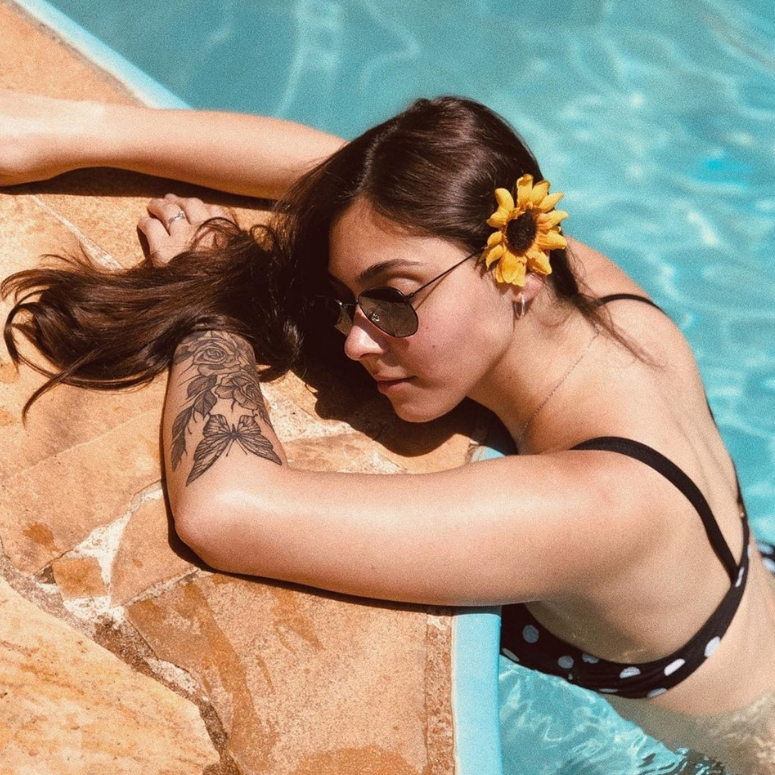 Featured image of post Fotos De Casal Tumblr Na Piscina Connect with friends family and other people you know