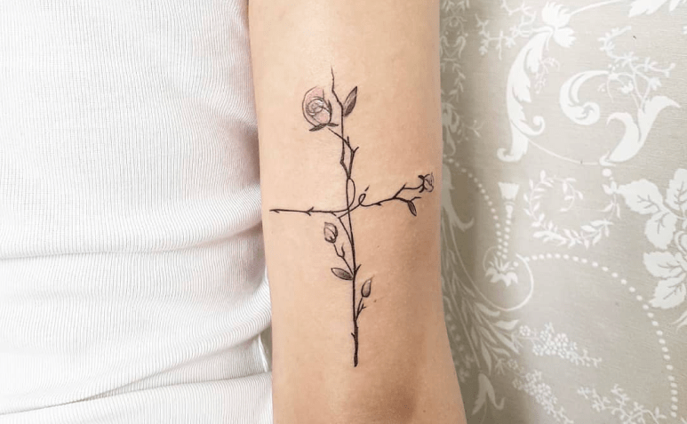 Tatuagem religiosa: significado + 75 ideias para se inspirar