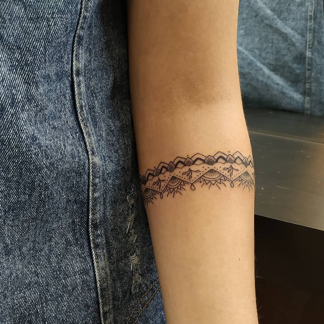 Featured image of post Tatuagem Feminina Frases No Bra o Bracelete N o estou mais trabalhando com coach mas desenvolvi um workshop para quem est iniciando nas tattoo