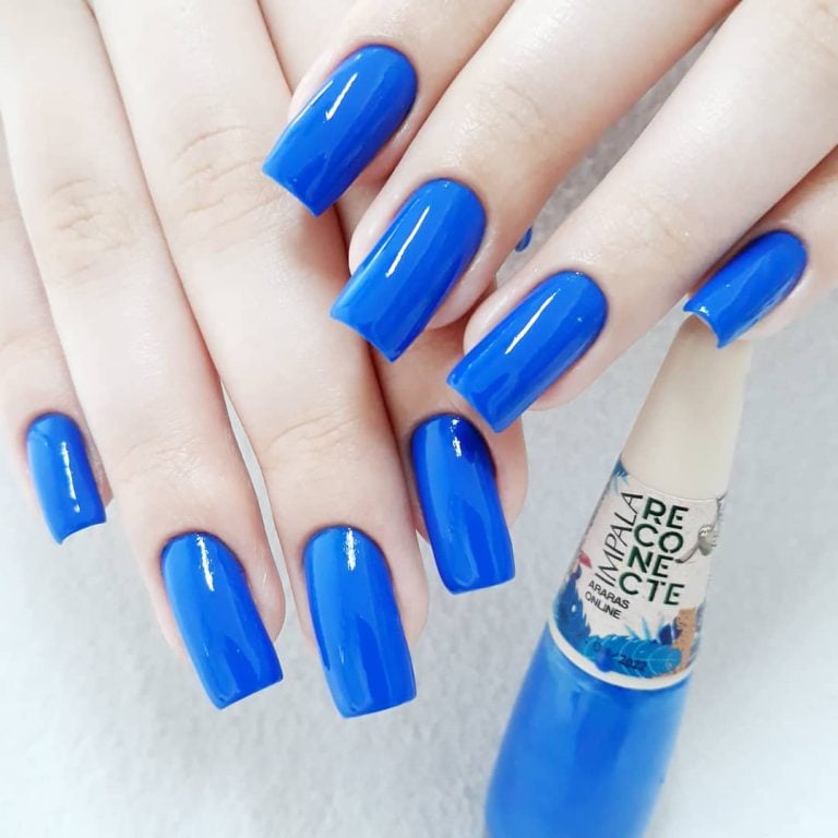 Esmalte azul: tutoriais e 35 inspirações para deixar sua unha mais bonita