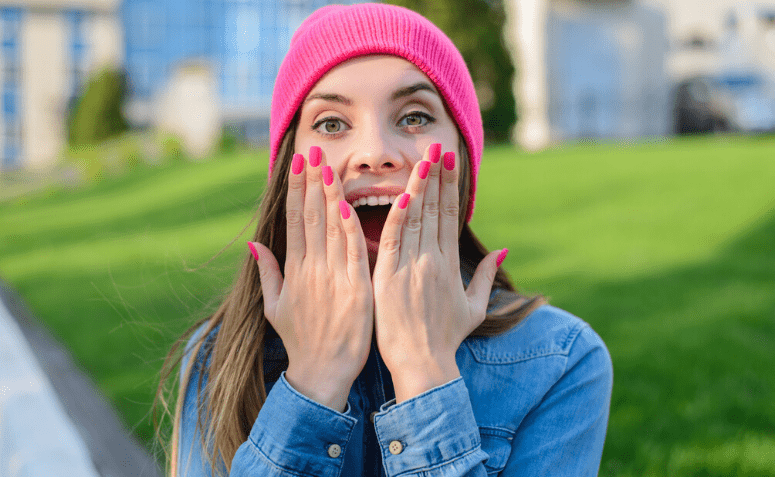 Esmalte rosa: 45 ideias para decorar suas unhas com muito estilo