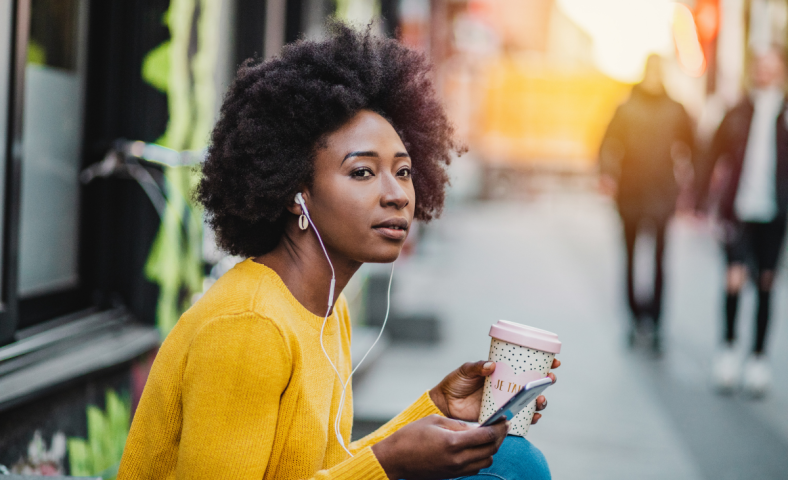 Podcasts feitos por mulheres: 10 obras empoderadas para conhecer
