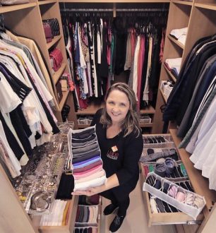 Dicas práticas e eficientes de como organizar o guarda-roupa