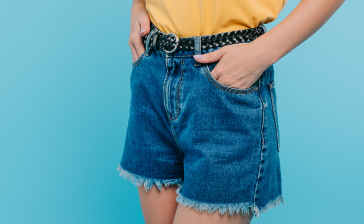 shorts jeans cos alto desfiado