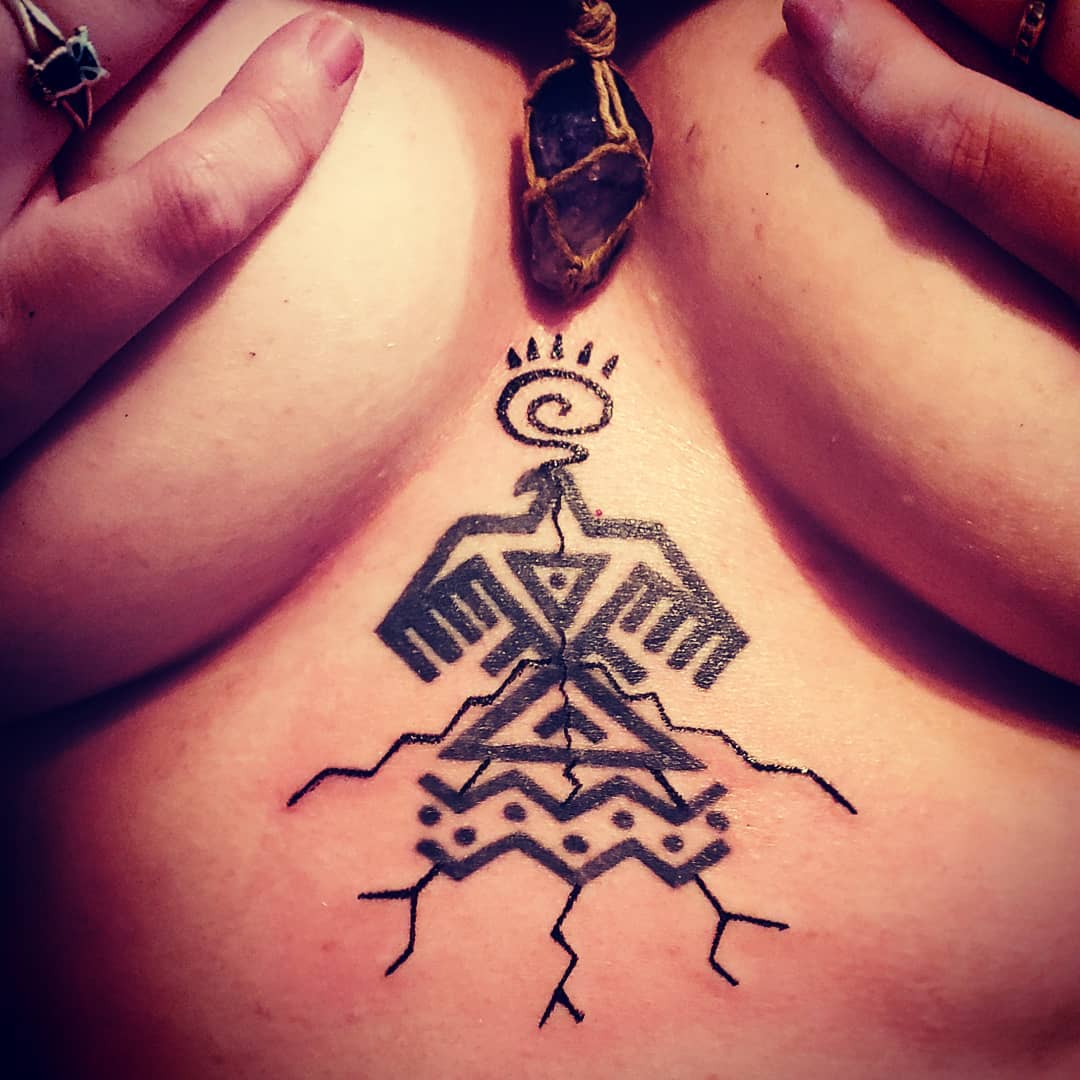 Tatuagem indígena 80 ideias para renovar sua energia com