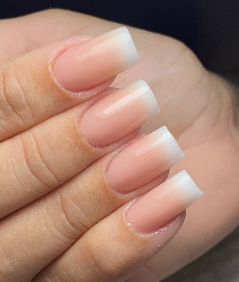 Unha baby boomer: o que é e como fazer essa nail art