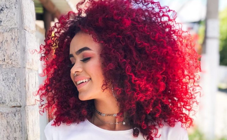 Cabelo cacheado vermelho: melhores tintas, tutoriais e 30 ideias lindas