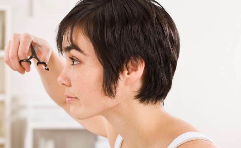 Como cortar o cabelo sozinha e NÃO se arrepender depois