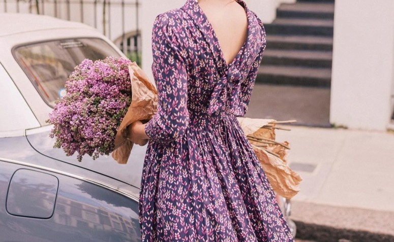 Vestido roxo: 30 modelos para montar um look cheio de estilo