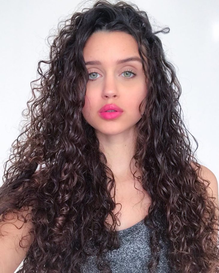 Cabelo cacheado longo: 44 inspirações + cuidados incríveis