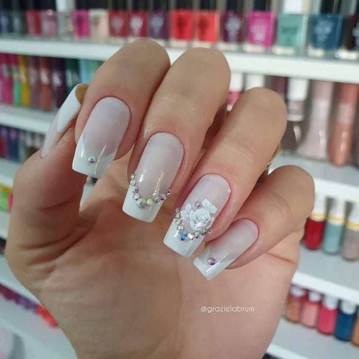 Unhas decoradas brancas: 50 fotos para se inspirar e se apaixonar