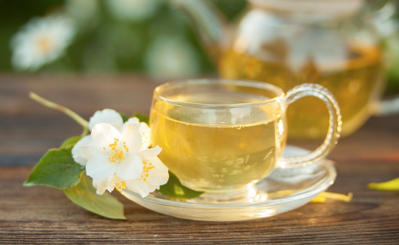Chá de jasmim: benefícios, como fazer e contraindicações