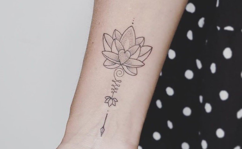 Tatuagem unalome: 50 inspirações repletas de significado