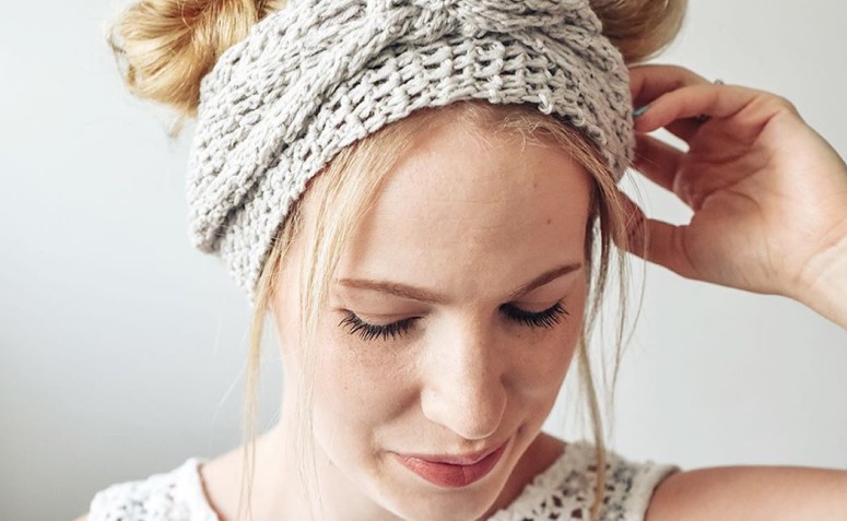 Tiara de crochê: 25 inspirações e tutoriais simples para fazer a sua