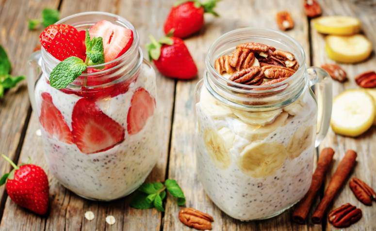 10 receitas de overnight oats e benefícios desse lanche superprático