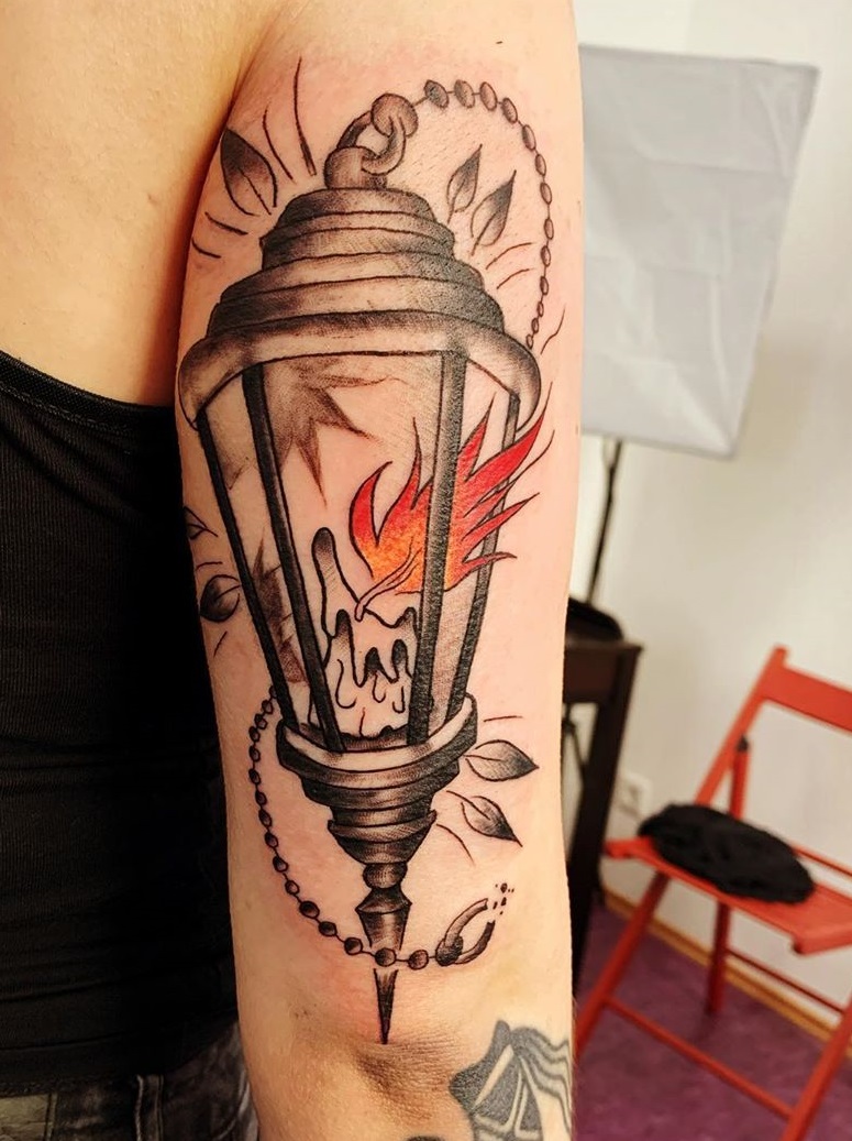 Tatuagem do casal cheio de estilo com essa tattoo super HOT tattoo de fogo  color… – Submundo