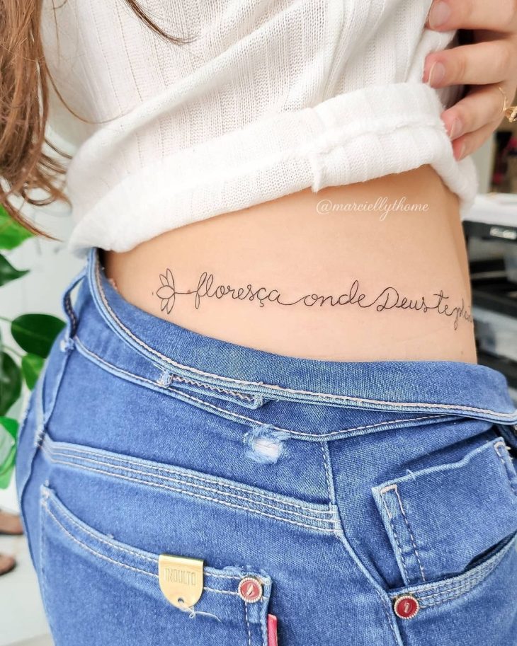 Tatuagem No Quadril 50 Ideias ótimas Que Vão Do Minimalismo à Aquarela