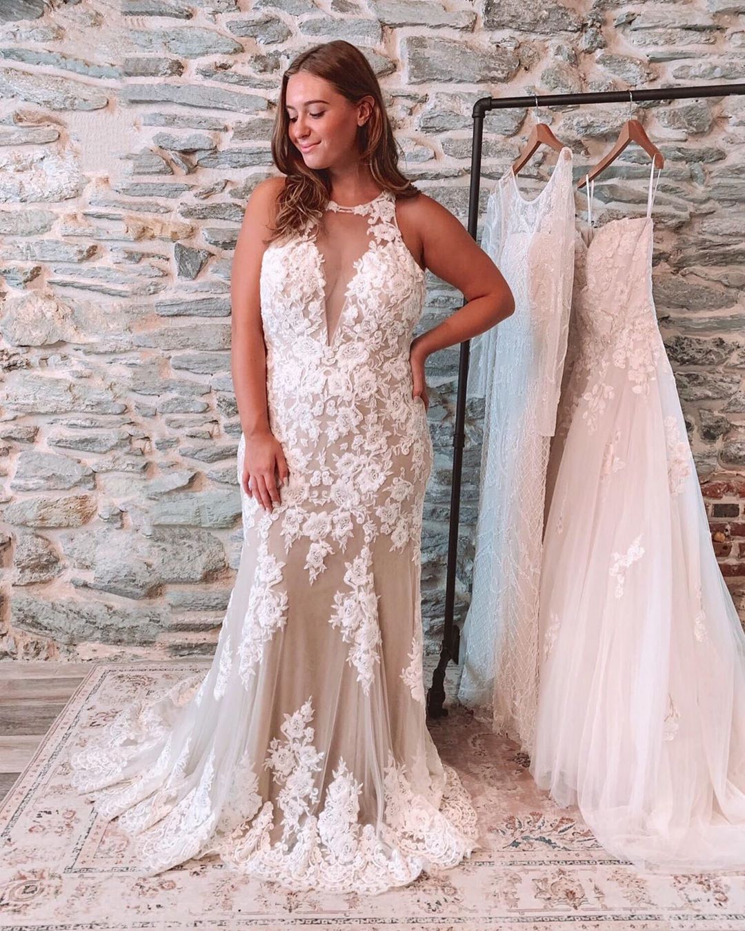 BADAJOZ Vestido de noiva princesa em tule com decote transparente