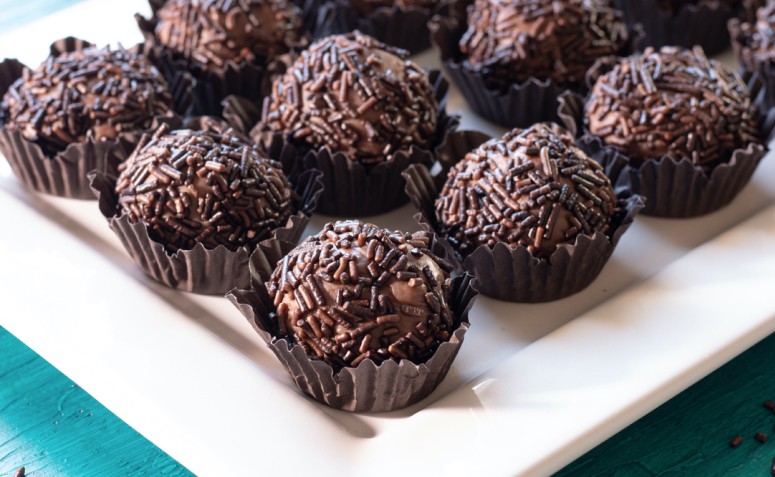 10 receitas de brigadeiro fit para você curtir um docinho com saúde