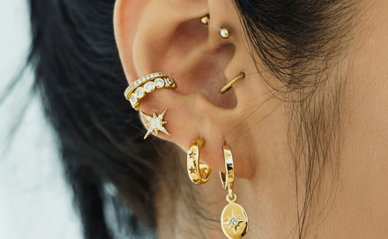 Piercing conch: o queridinho do momento e que combina com qualquer estilo