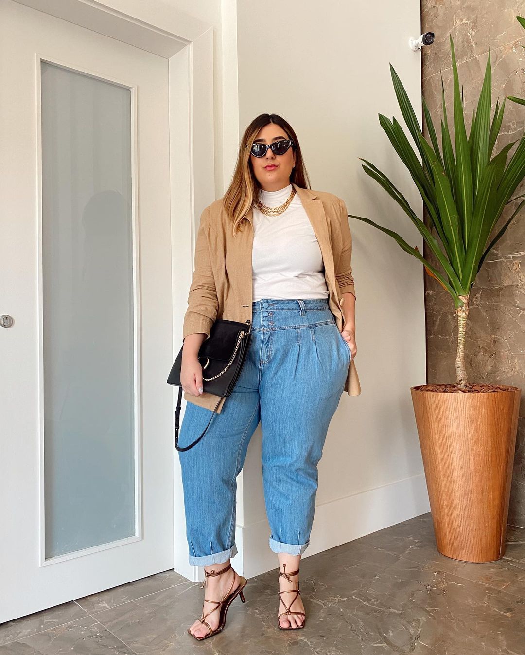 Sandália de bico quadrado: 30 looks para aderir a tendência