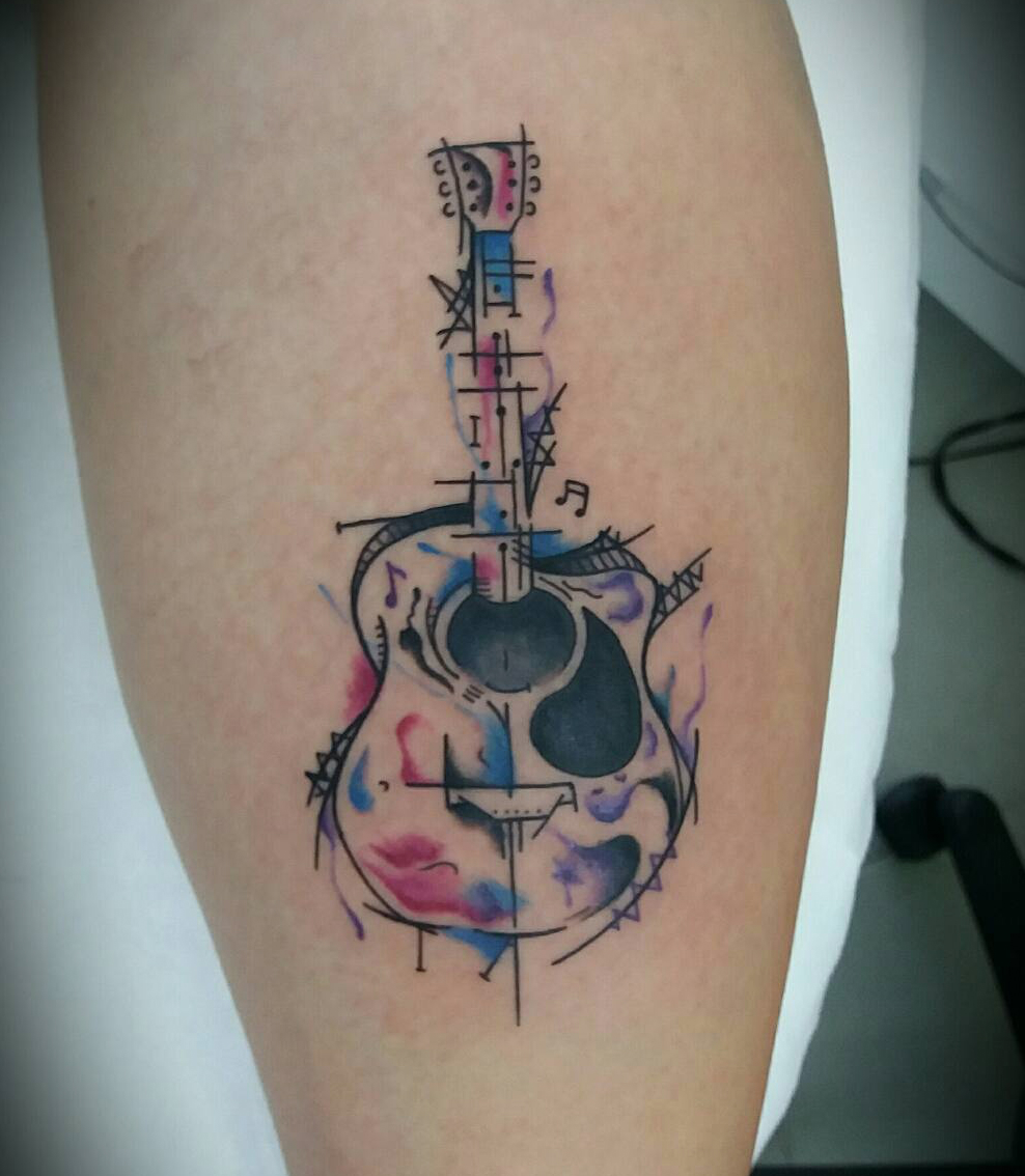 35 inspirações de tatuagem de violão para quem ama música – Blog da Bruna