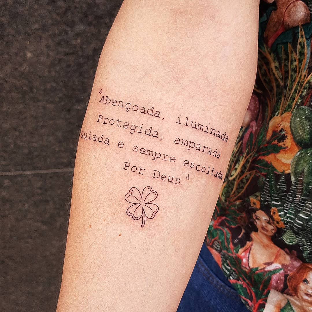 Guiado por Deus” Tattoo na mão  Tatuagem, Tatuagens femininas