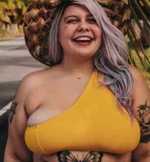 7 modelos de biquíni para seios grandes e dicas para arrasar no verão