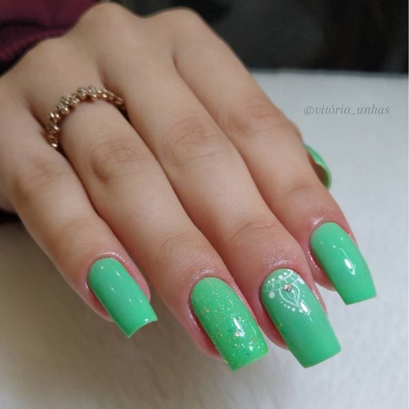Unhas decoradas verdes: 50 ideias incríveis para adotar essa cor