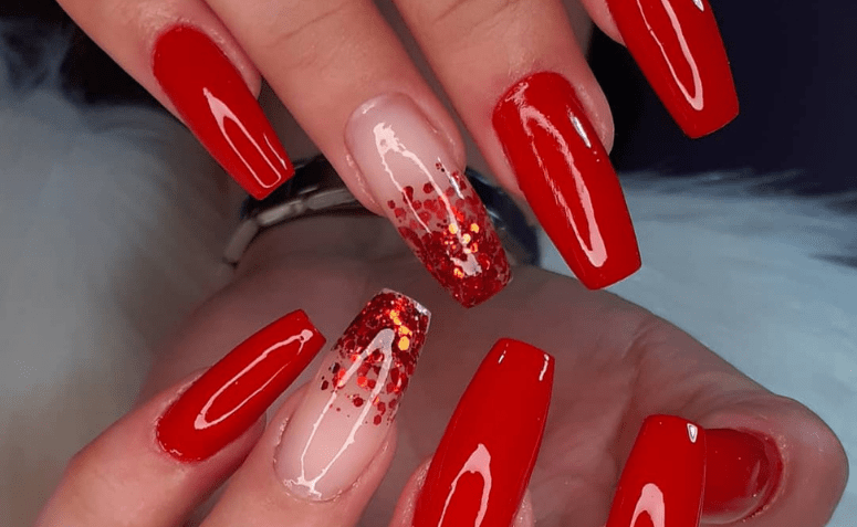 30 unhas encapsuladas com glitter que unem beleza e sofisticação