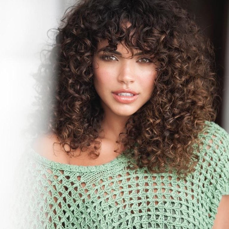 Corte em camadas para cabelo cacheado: 30 fotos + dicas imperdíveis
