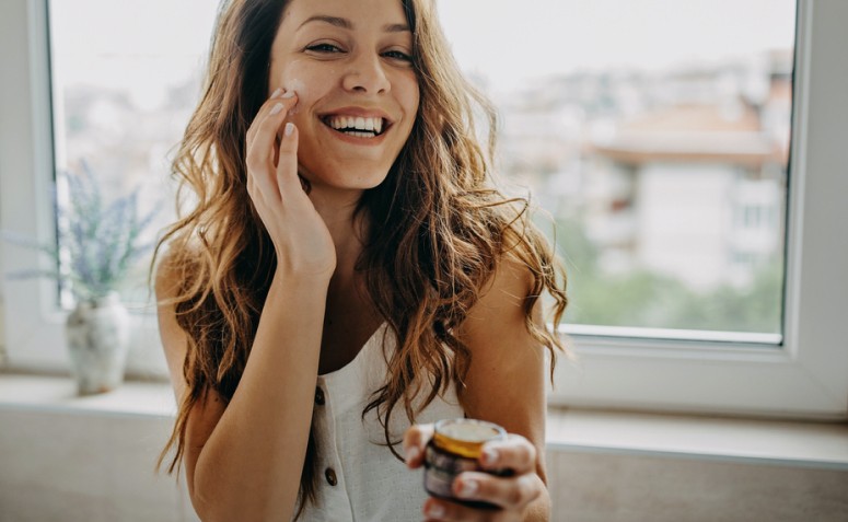 Dicas e cuidados essenciais em uma rotina de skincare para pele oleosa