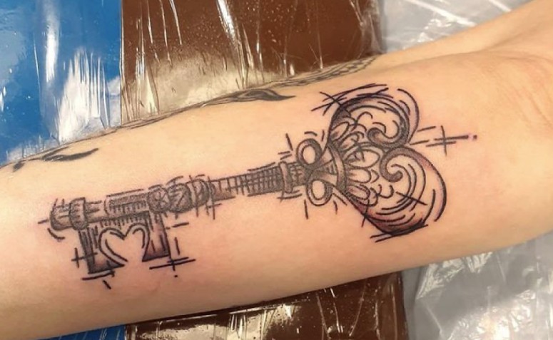 50 ideias de tatuagem de chave para inspirar sua próxima arte